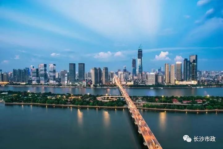 以城市，見未來；與城市，共成長